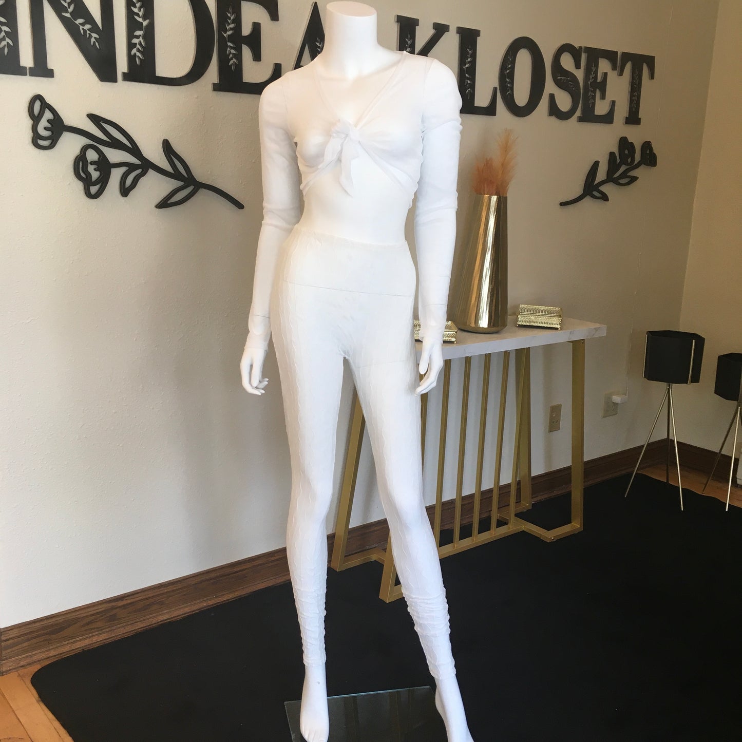 White dolly tie up top set