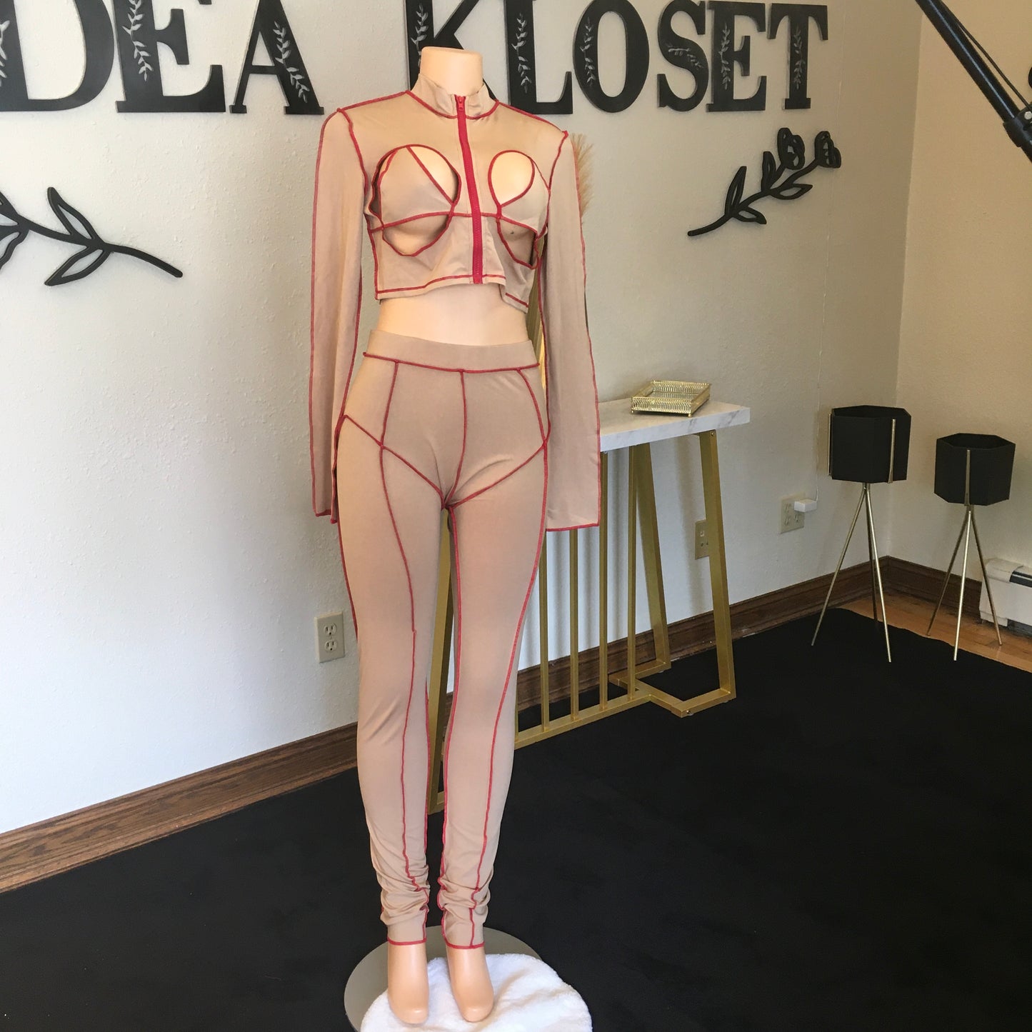 Brown / red pants set