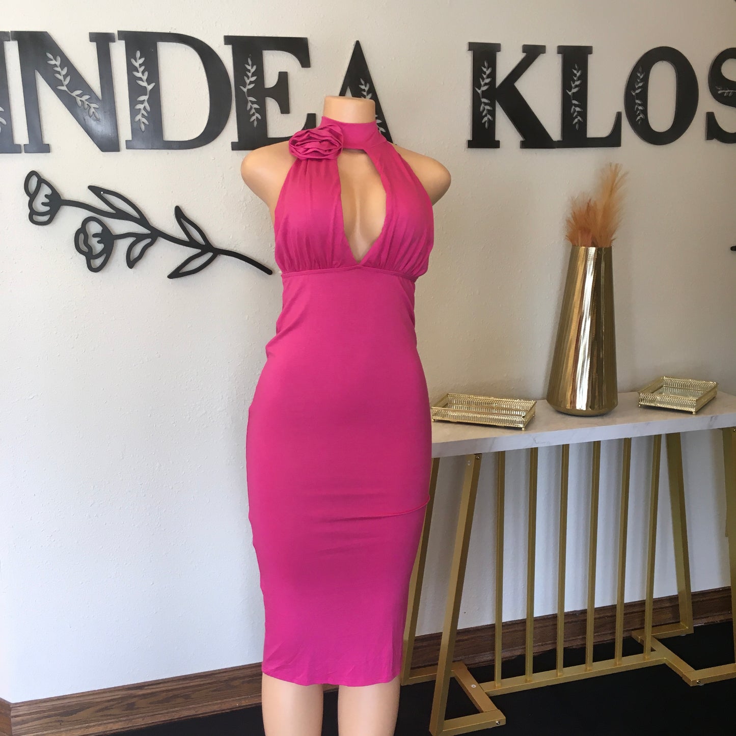 Pink flower neck dress